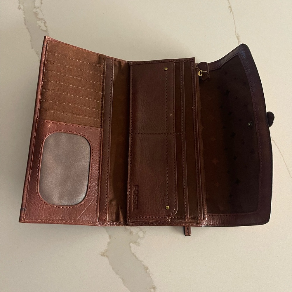 Fossil Vintage Revival Reissue Brown Leather Wallet with Signature Buckle - Picture 6 of 12